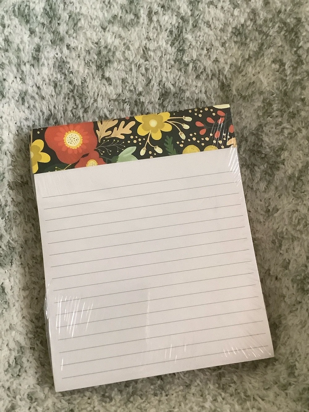 Paper Love Floral Top Lined Desk Top Notepad NWT ~150pages 4.5x5.5”